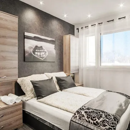 Myflat Silverlake Wellness *